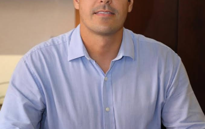 Juan Pablo Vélez deja presidencia ejecutiva de la CCC para emprender desafíos profesionales.