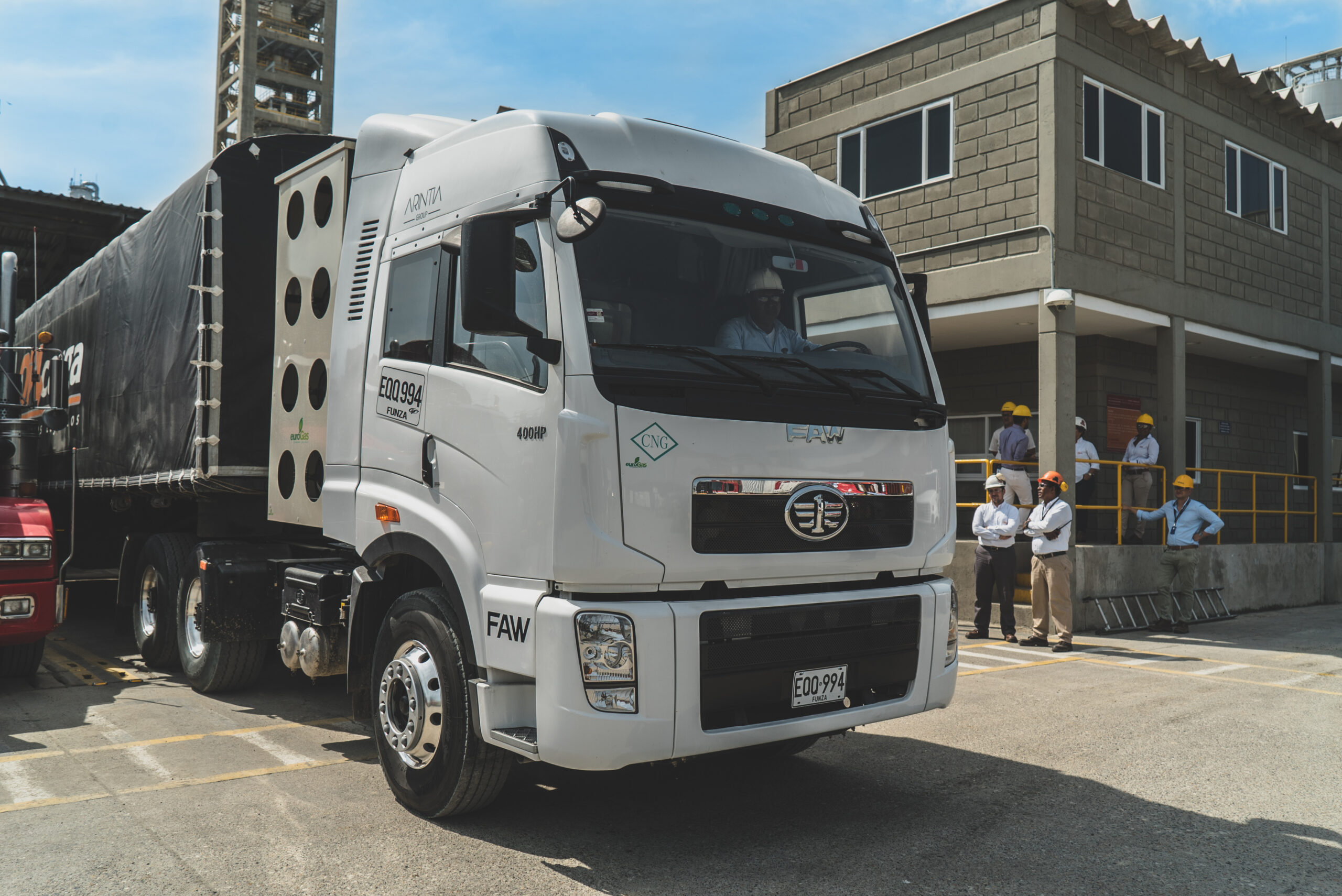 Gas natural vehicular se convertiría en la mejor opción, representando ahorros significativos en el combustible para los transportadores asegura el gobierno.