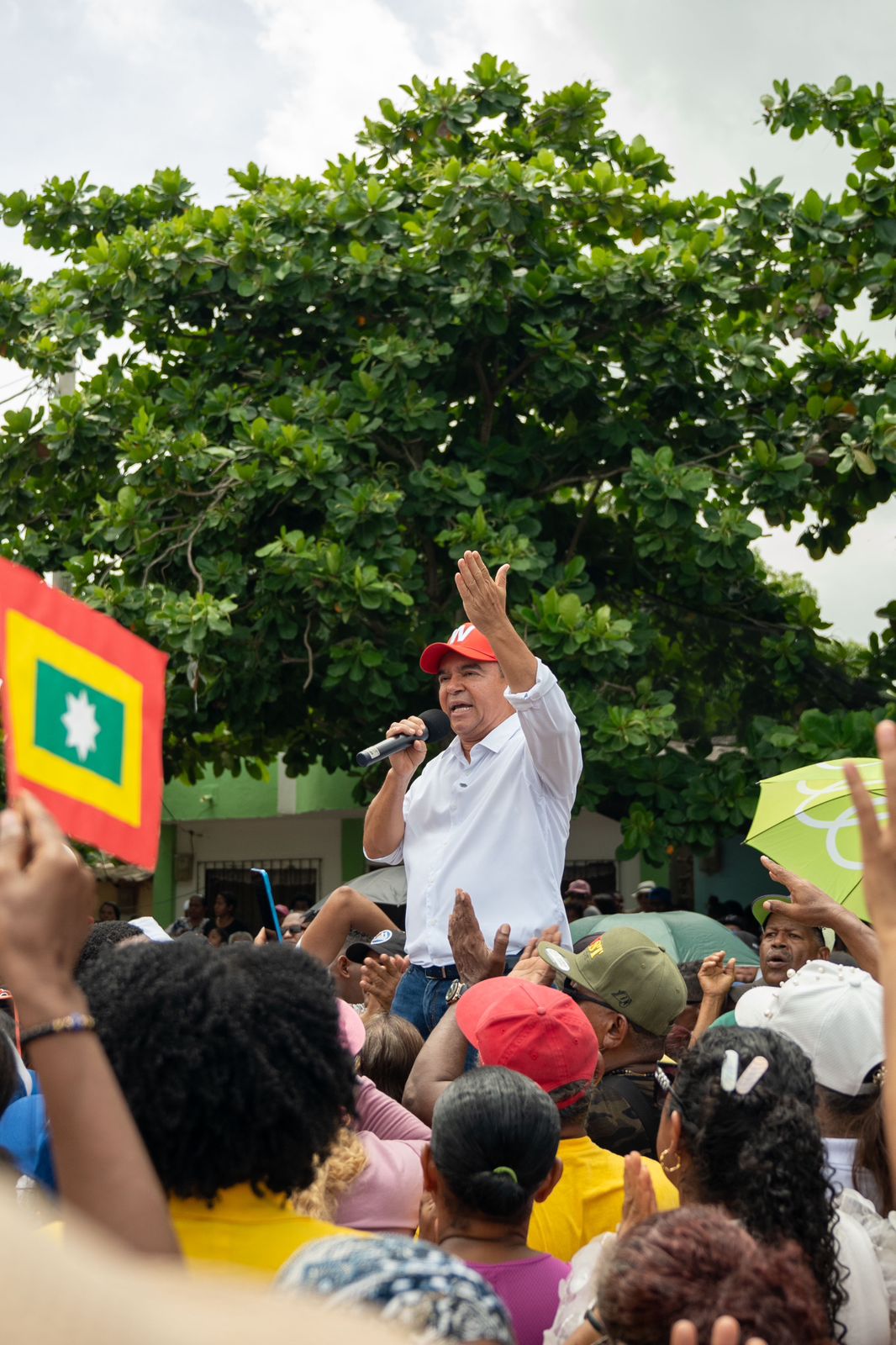 La María dijo presente en la inscripción de William García Tirado, su candidatura es oficial.