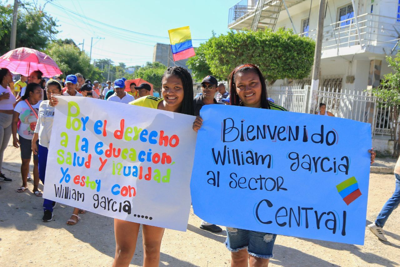 William García Tirado conmemoró los 213 años de Independencia de Colombia en el barrio Olaya Herrera.