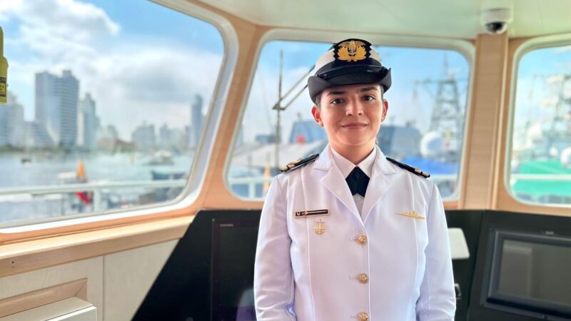 Una mujer asume por primera vez el comando del buque ARC “Isla Albuquerque.