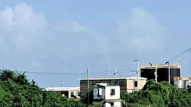 Colapsa torre que conduce energía a zona insular de Barú en Cartagena.