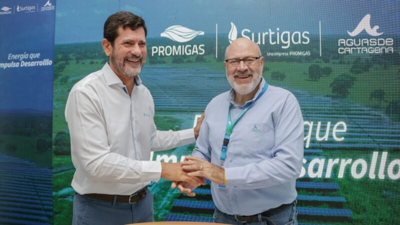 La alianza entre Surtigas y Acuacar se selló tras la firma de ampliación de la capacidad del Paque Solar Canal del Dique.