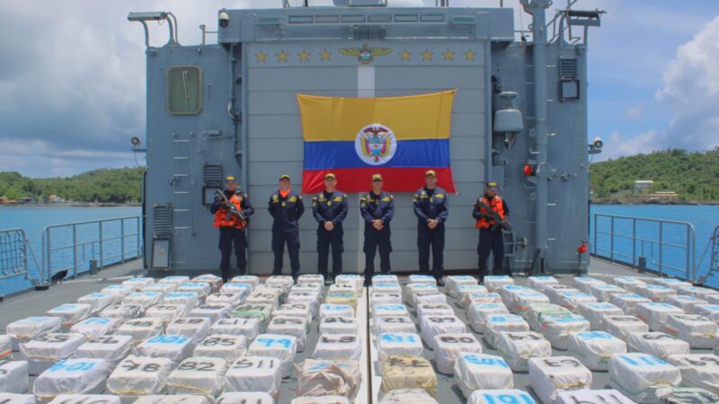 Tres toneladas de cocaína avaluada en 100 millones de dólares incautaron fuerzas militares colombianas en San Andrés Islas.