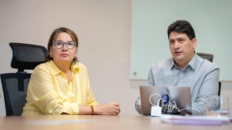 Un amigable diálogo sostuvieron el director del Comité Intergremial Juan Camilo Oliveros y la candidata a la Gobernación de Bolívar Mery Luz Londoño,el tema, «Un gran acuerdo por Bolívar».