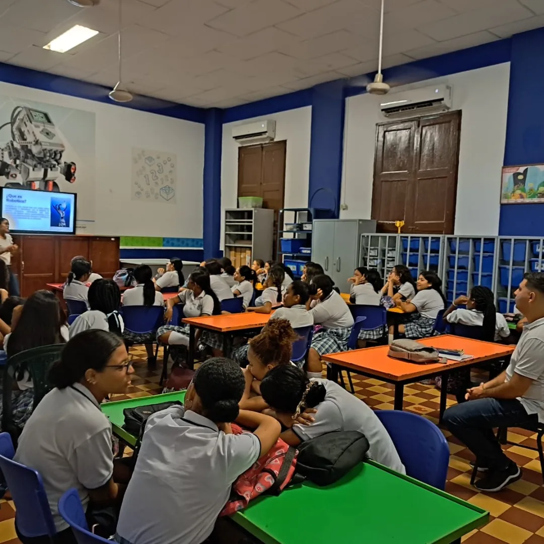 El programa de jóvenes jóvenes en cuarta revolución industrial continúa más de 1.400 muchachos hacen parte del llamativo proyecto.