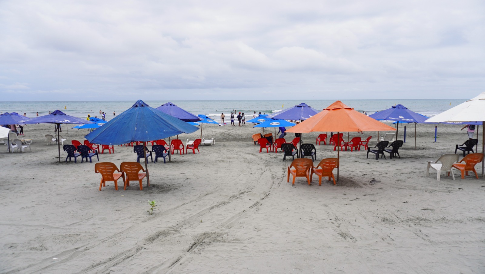 Cartagena cuenta desde ya, con una nueva playa para el disfrute de turistas y residentes.