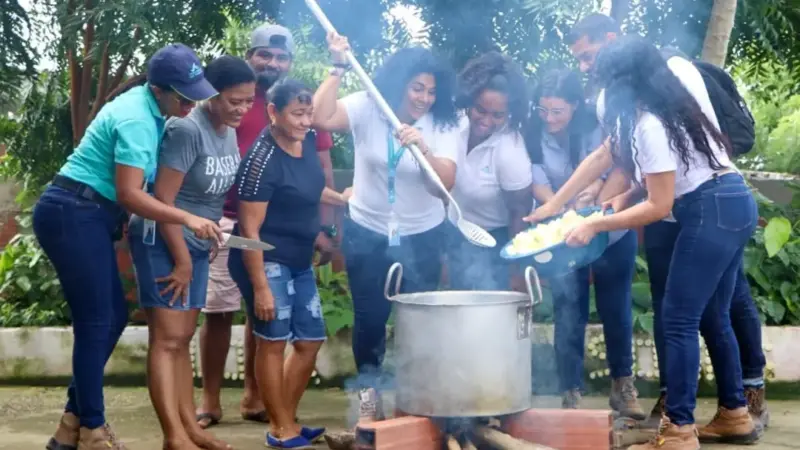 Con seis sancochos comunitarios Acuacar promociona la celebración de Ángeles Somos.