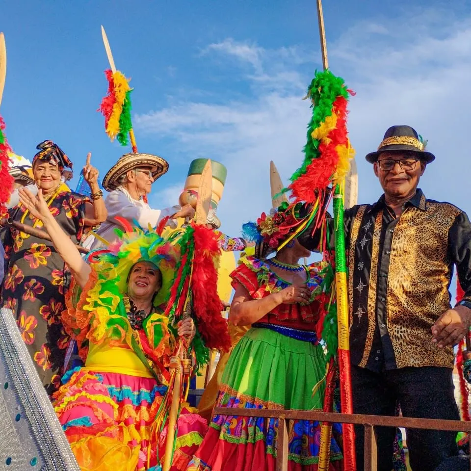 Desfile de Independencia transcurrió con tranquilidad y cero fallecidos en accidentes: balance del primer día de las Fiestas en Cartagena.