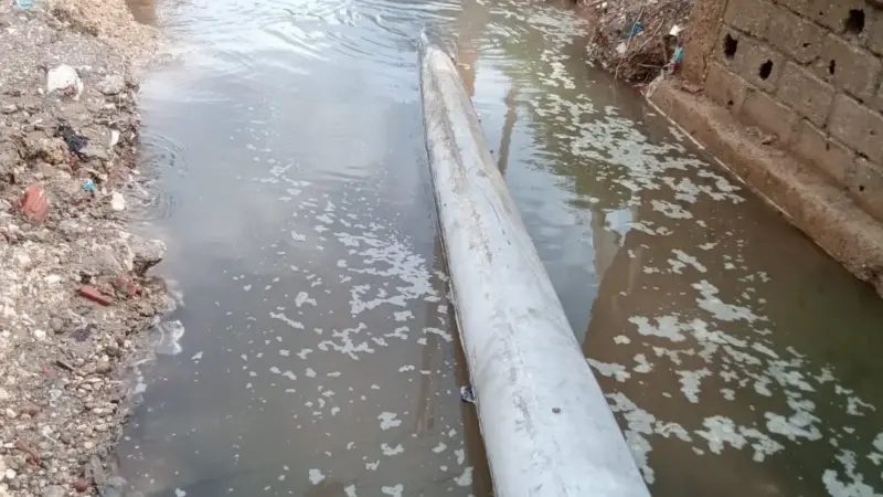 En el barrio Emmanuel, contratista de Afinia perfora tubería de impulsión de agua potable, el impase tiene al 30% de la ciudad sin agua.