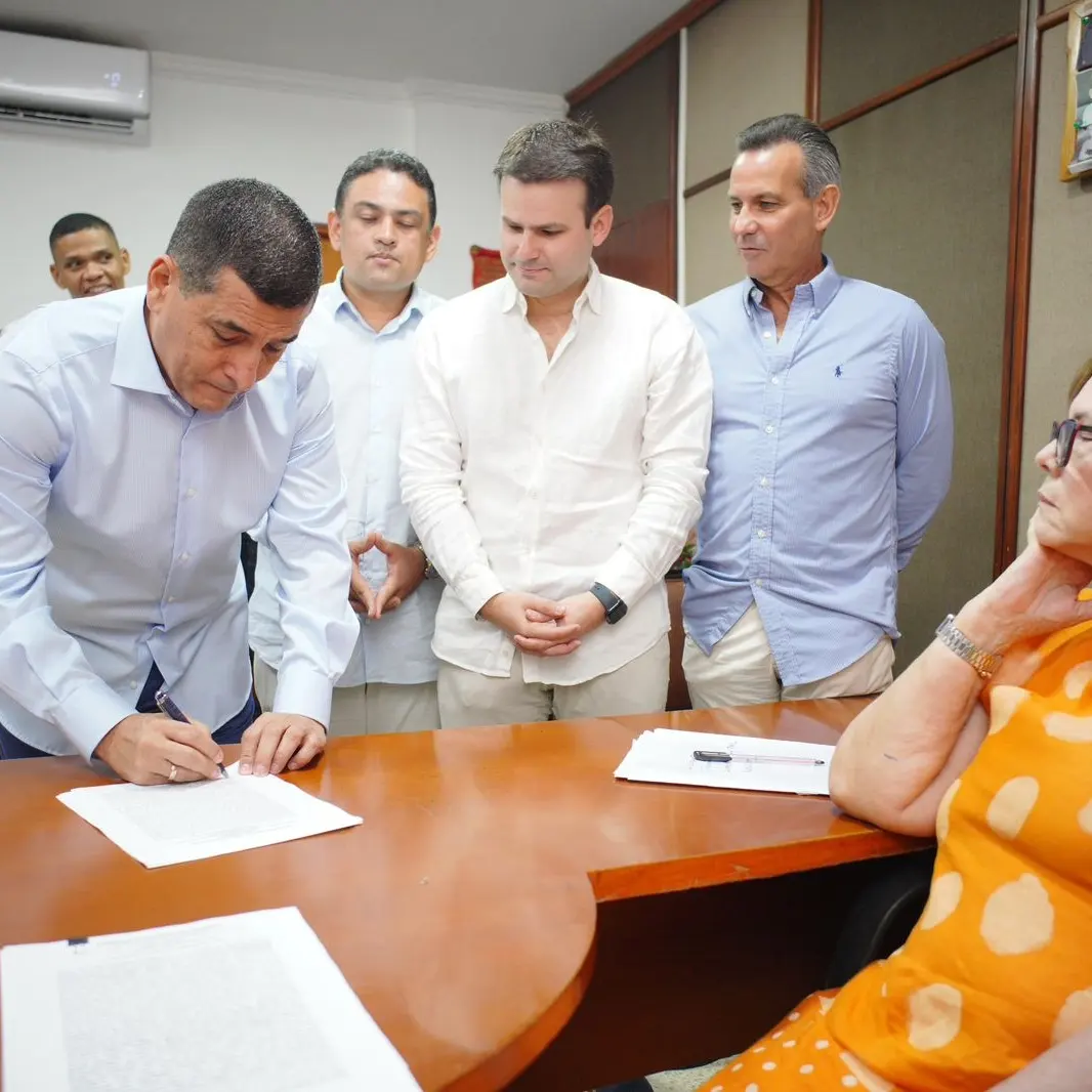 Ante notaría sexta se posesionó el nuevo Alcalde Dumek Turbay paz.