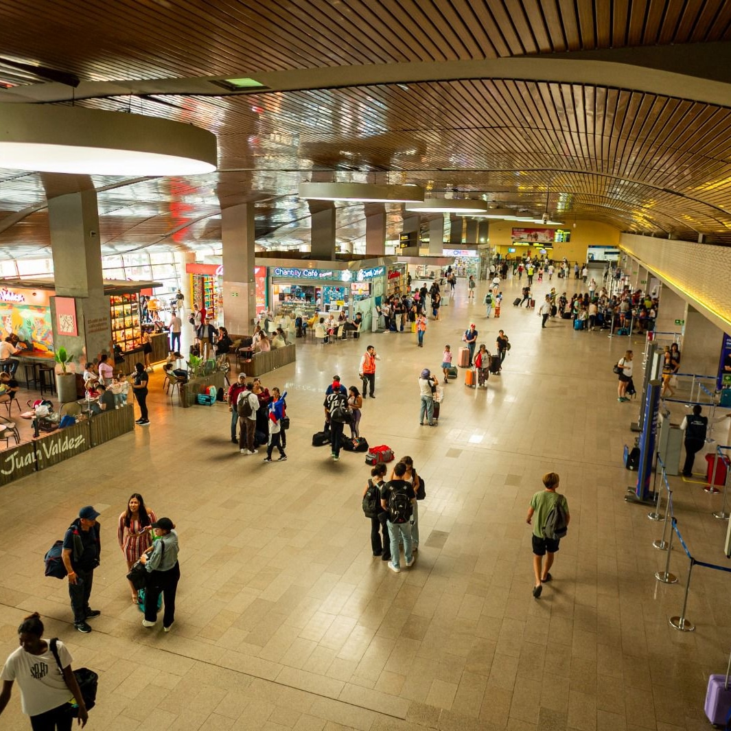 cerca de 20 mil pasajeros fueron movilizados antes y durante el puente de reyes en el aeropuerto Rafael Núñez.