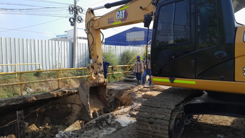 En un 40% avanzas trabajos de Acuacar.Por la magnitud del daño aún no se proyecta el tiempo que se prolongue la reparación del tubo.