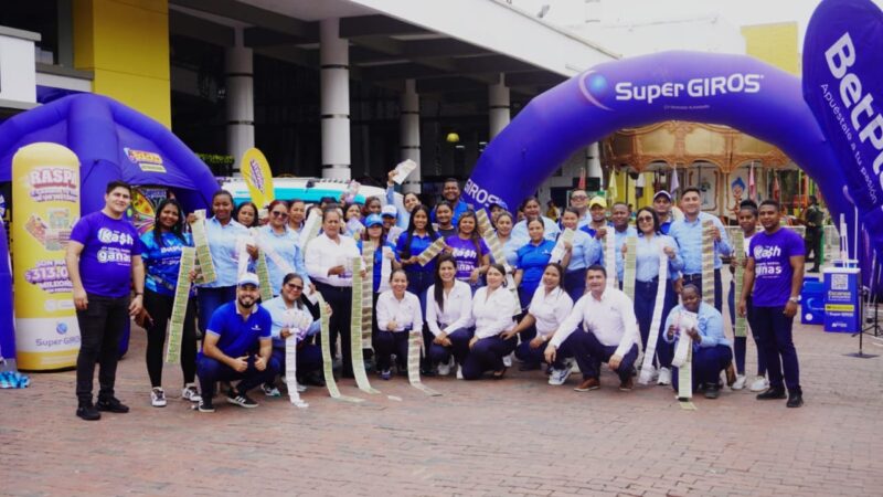 SuperGIROS inaugura oficina principal en el centro comercial los ejecutivos.