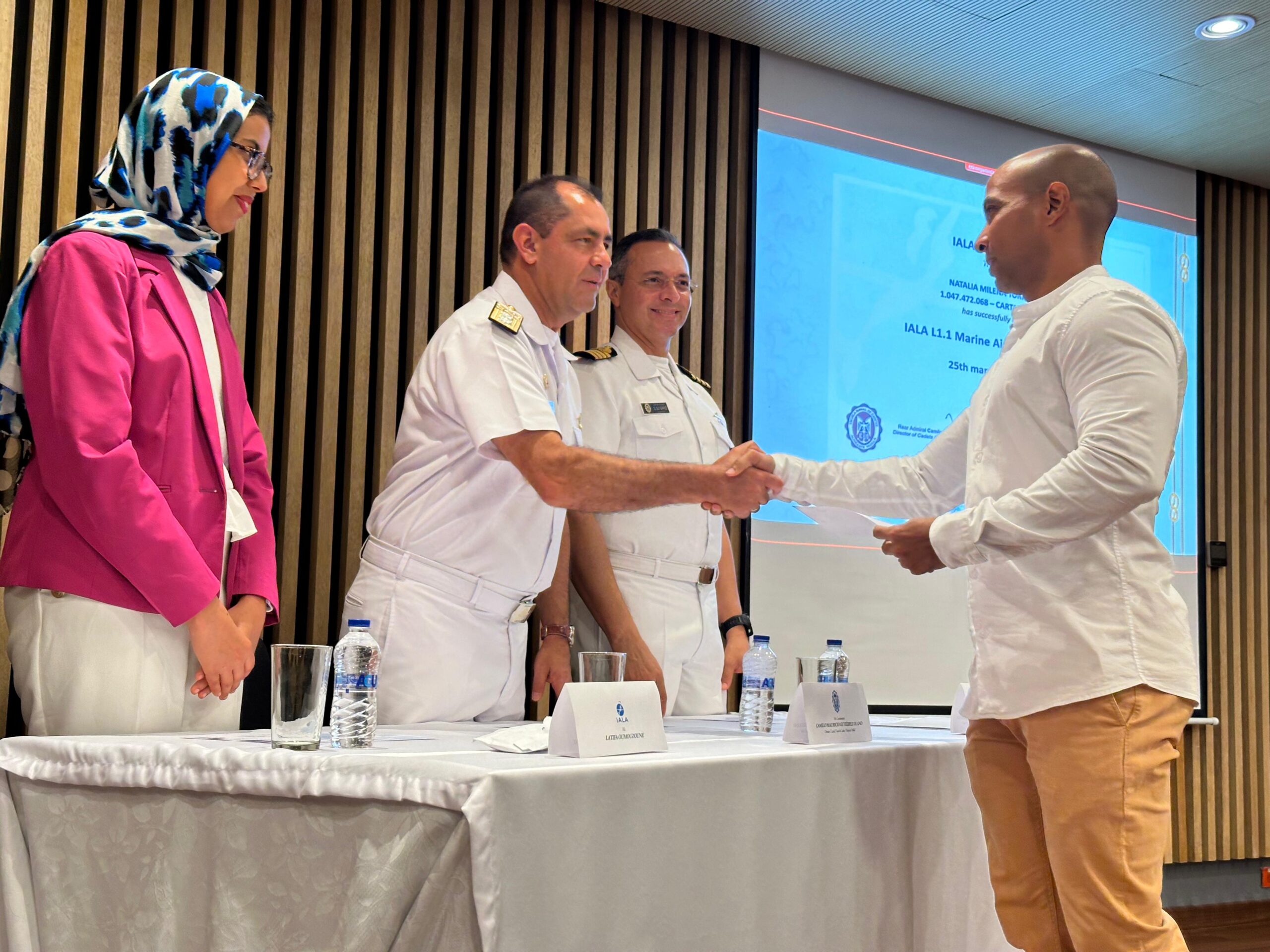 Curso internacional de señalización marítima, terminó con éxito en la Heroica.