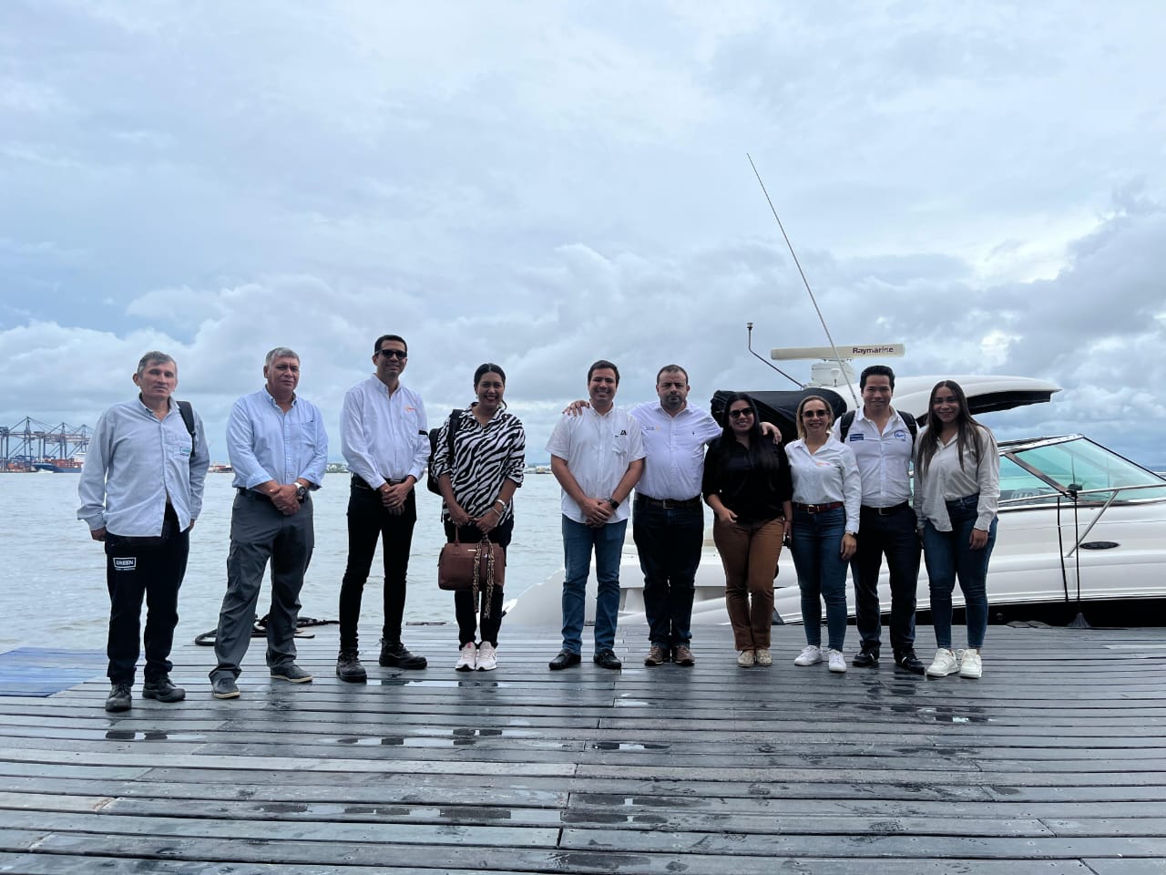 Empresas de Cartagena están articulando acciones con el sector industrial para explorar oportunidades en la generación de energías renovables.