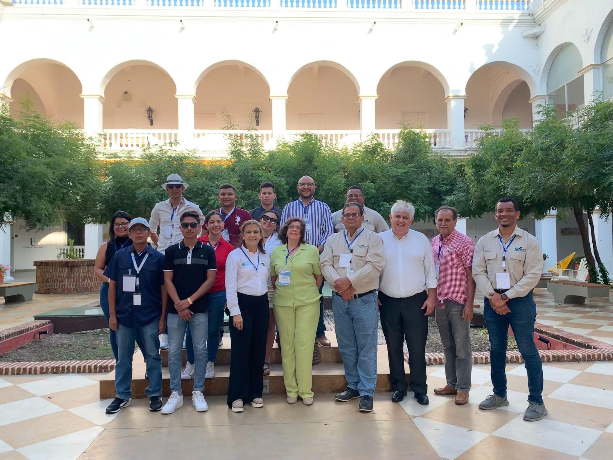 Profesionales de Panamá, país puerto, reciben capacitación de Unicartagena en actividades marítimas y portuarias.