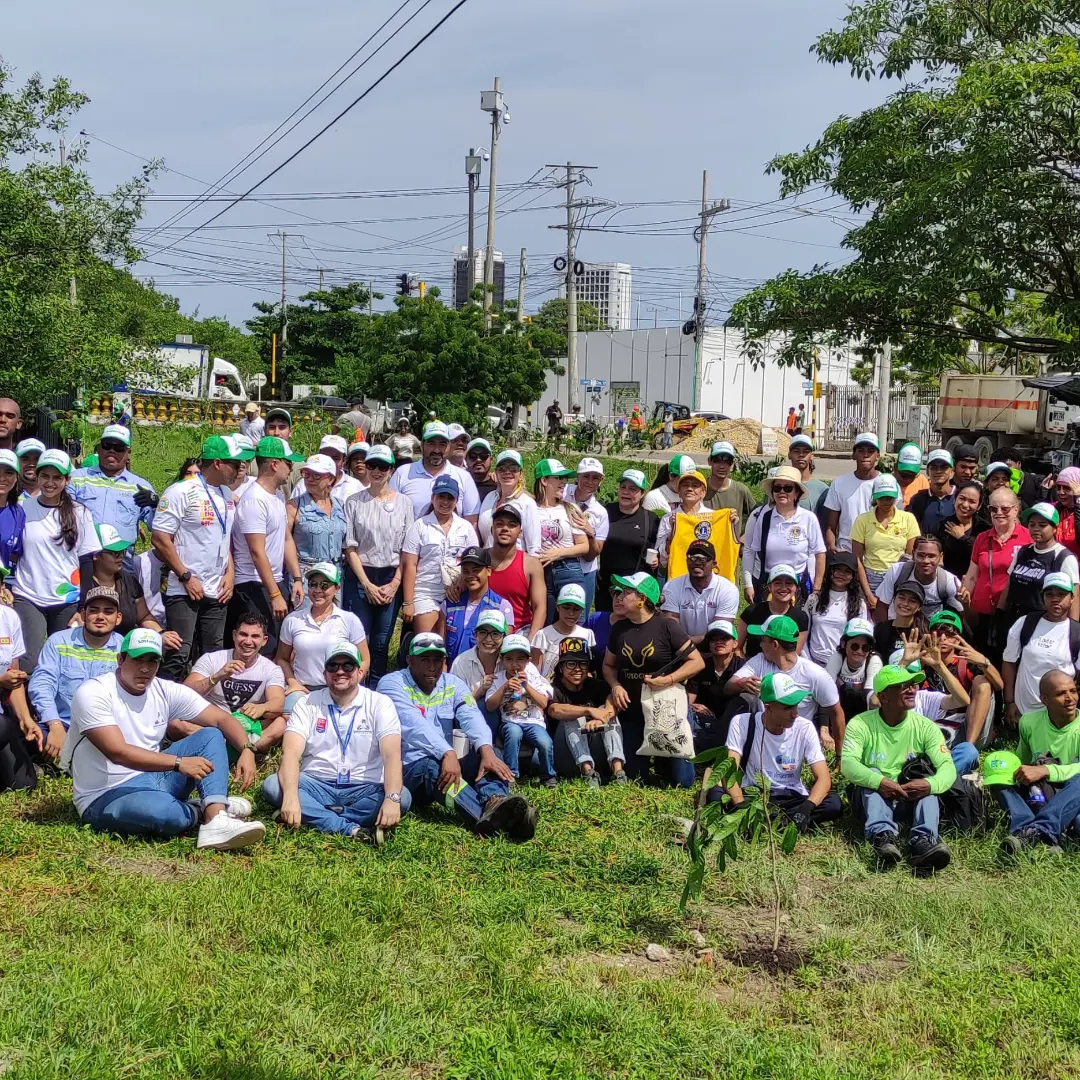 «SEMBRATÓN POR LA VIDA” proyecto de la Cámara de Comercio de Cartagena y aliados de la ciudad, plantaron más de 100 árboles.
