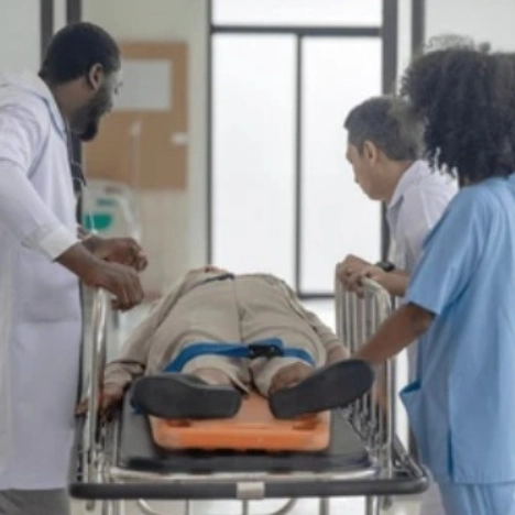 Nueva EPS, hace un llamado urgente para que se garantice el respeto a la misión médica y se permita el desplazamiento a los afiliados que requieran atención médica.