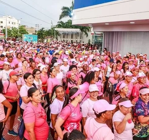 Cuarta versión de la Caminata Rosa, todo un éxito en la capital de Bolivar, organizado por la Alcaldía a través del IDER.