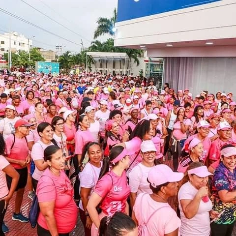 Cuarta versión de la Caminata Rosa, todo un éxito en la capital de Bolivar, organizado por la Alcaldía a través del IDER.