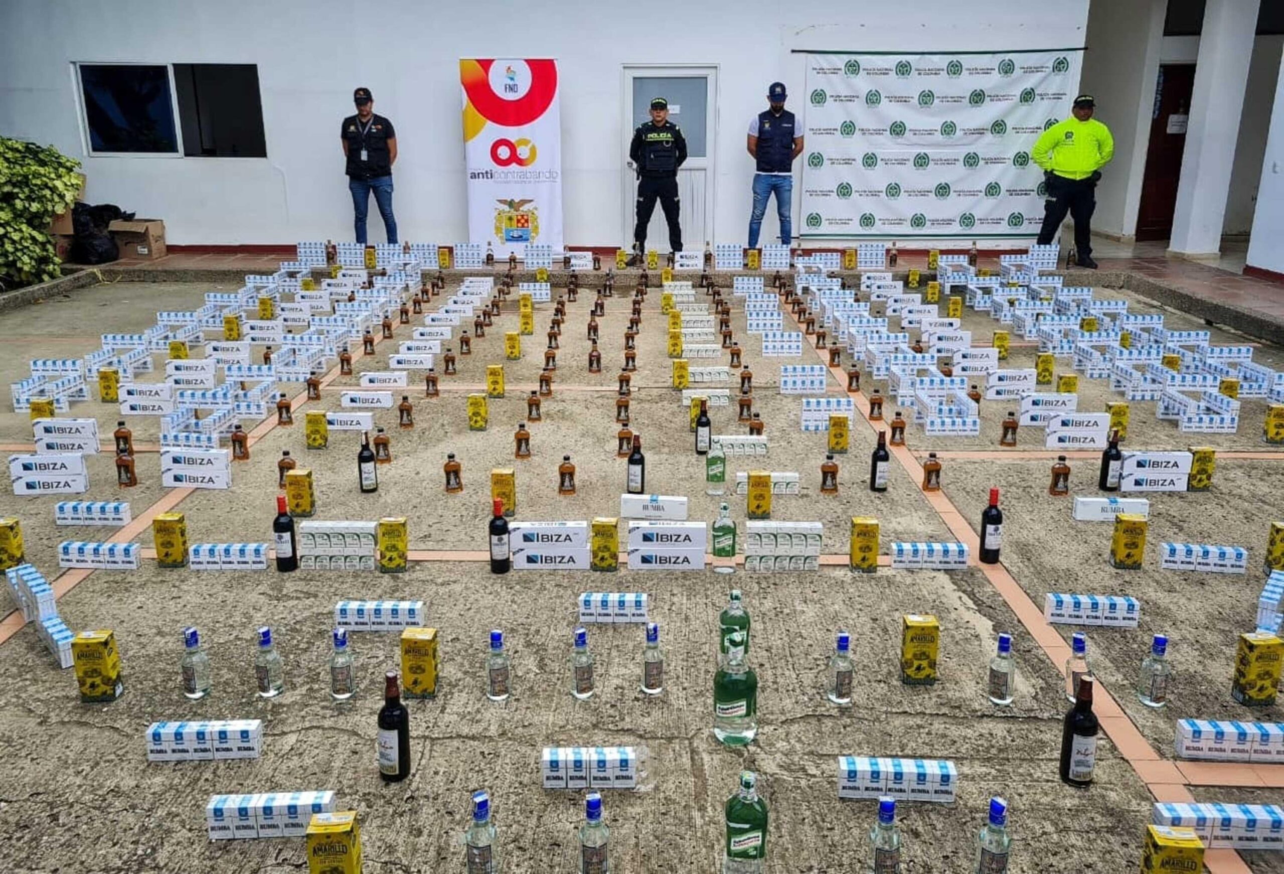 Autoridades incautaron más de 5.000 cajetillas de cigarrillos y 200 botellas de licor en los Montes de María.