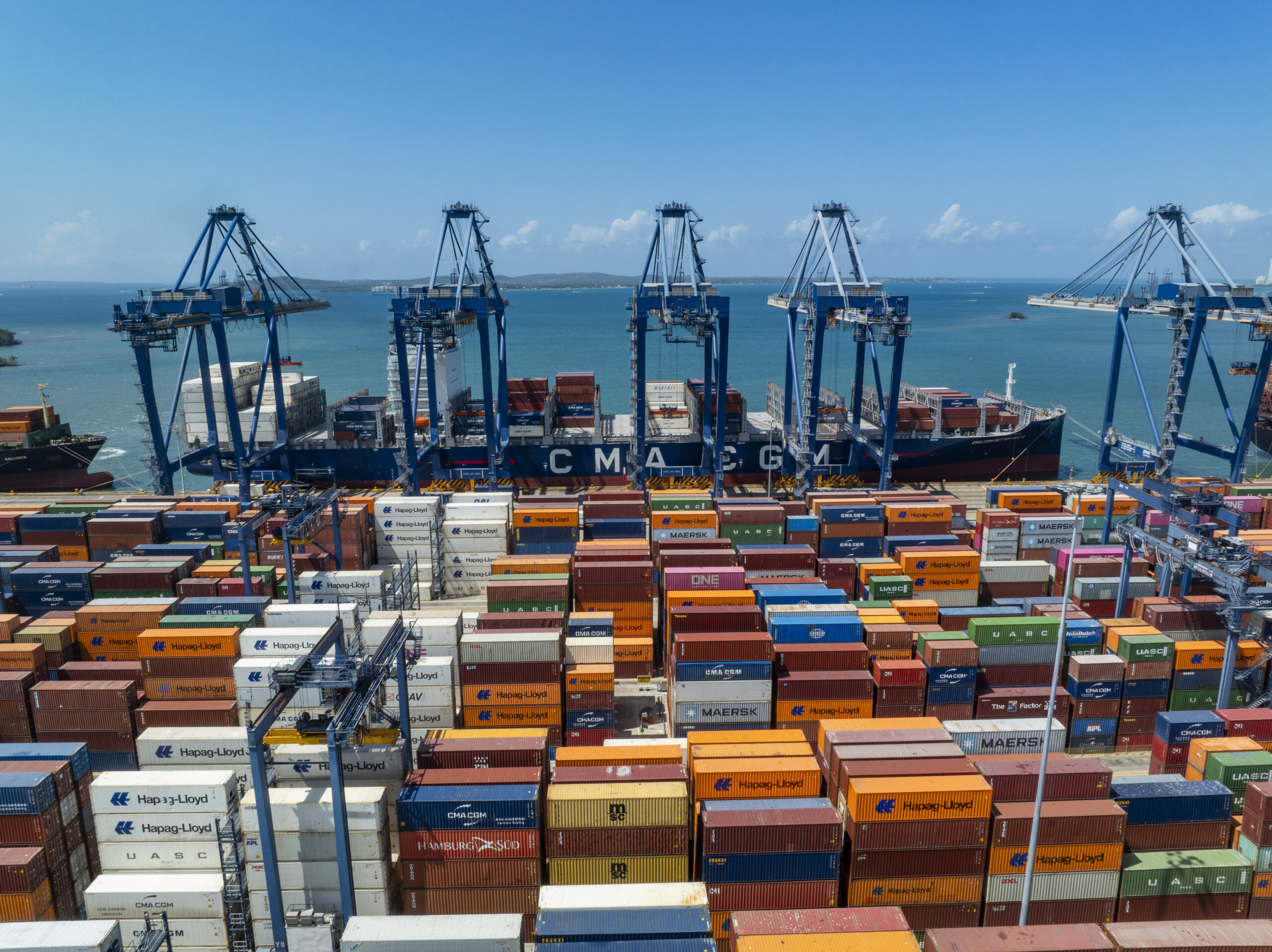 Con 3.7 millones de contenedores, el grupo puerto logró record histórico en 2024.