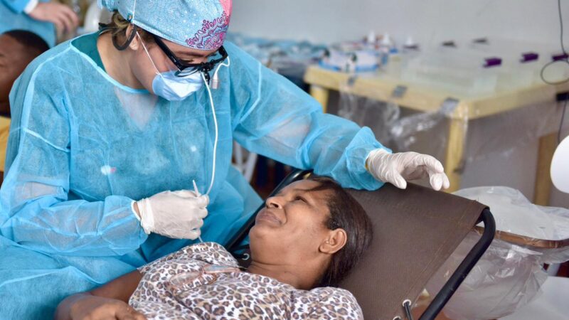Jornada de salud integral gratuita realizó fundación Serena del Mar, con atención a más de 7 mil personas.