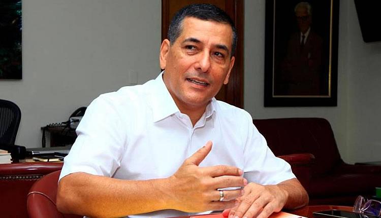 Día cívico en Colombia plegado de diferencias políticas.