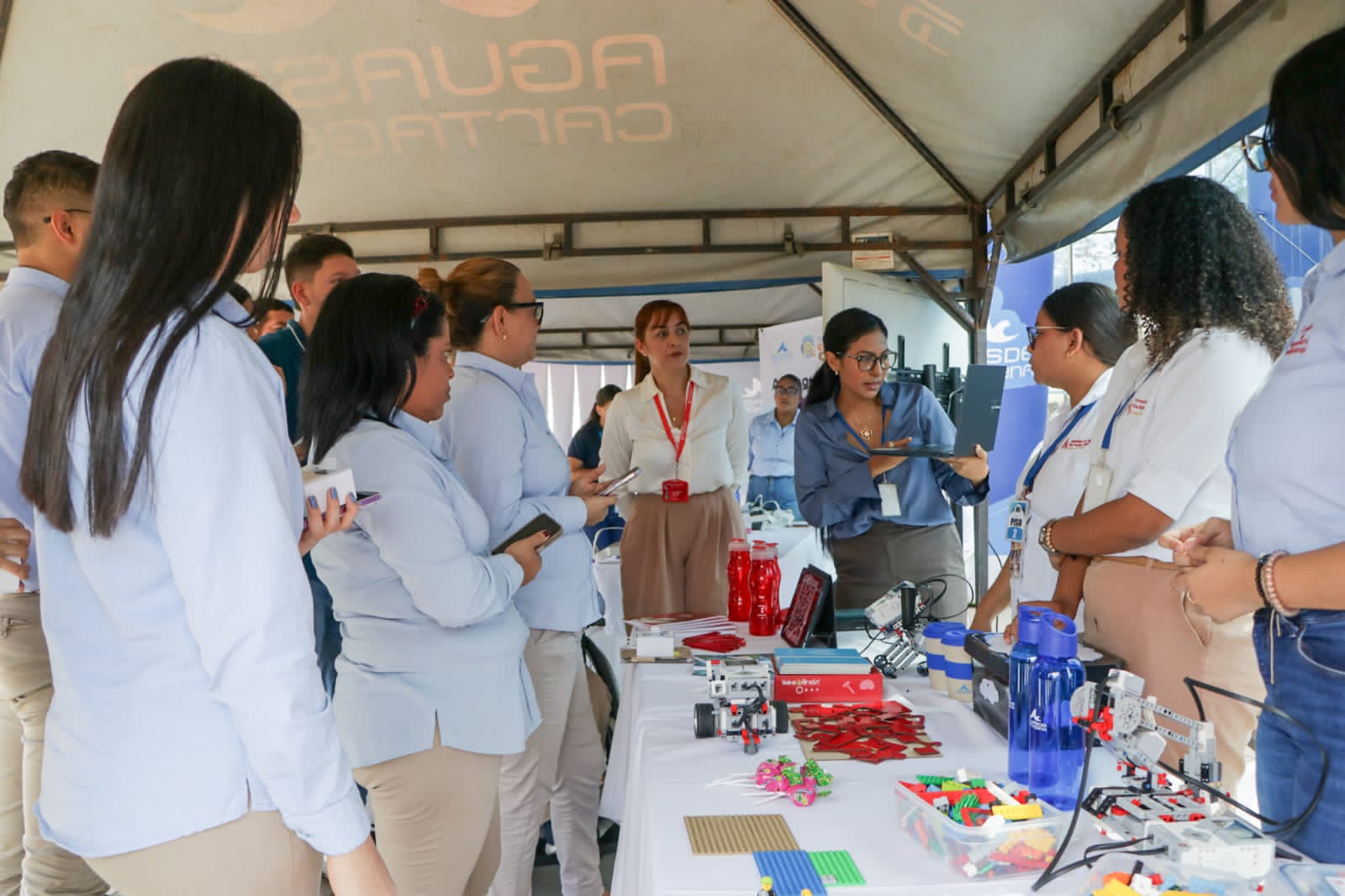 Aguas de Cartagena exalta y estimula su talento humano.