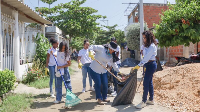 A través del club de defensores del agua, Acuacar, impulsa jornadas ambientales en la boquilla.