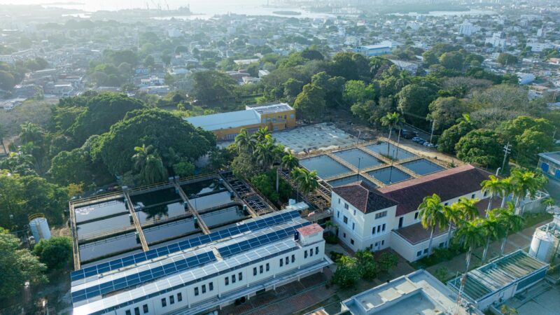 Obras que benefician a más de 600 familias en Nelson Mandela, ejecuta Aguas de Cartagena.