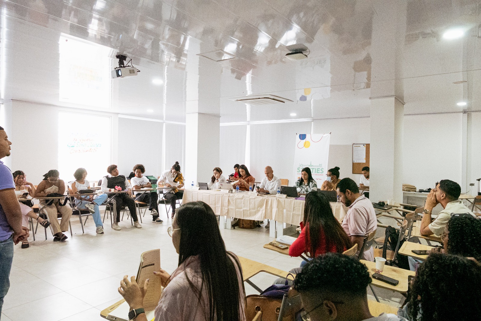 Escuela de liderazgo juvenil S²Cities implementa 14 iniciativas para fortalecer espacios en sus comunidades.
