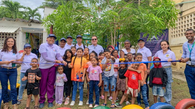 Jornada de recuperación y embellecimiento realizó Acuacar en el barrio Nelson Mandela.