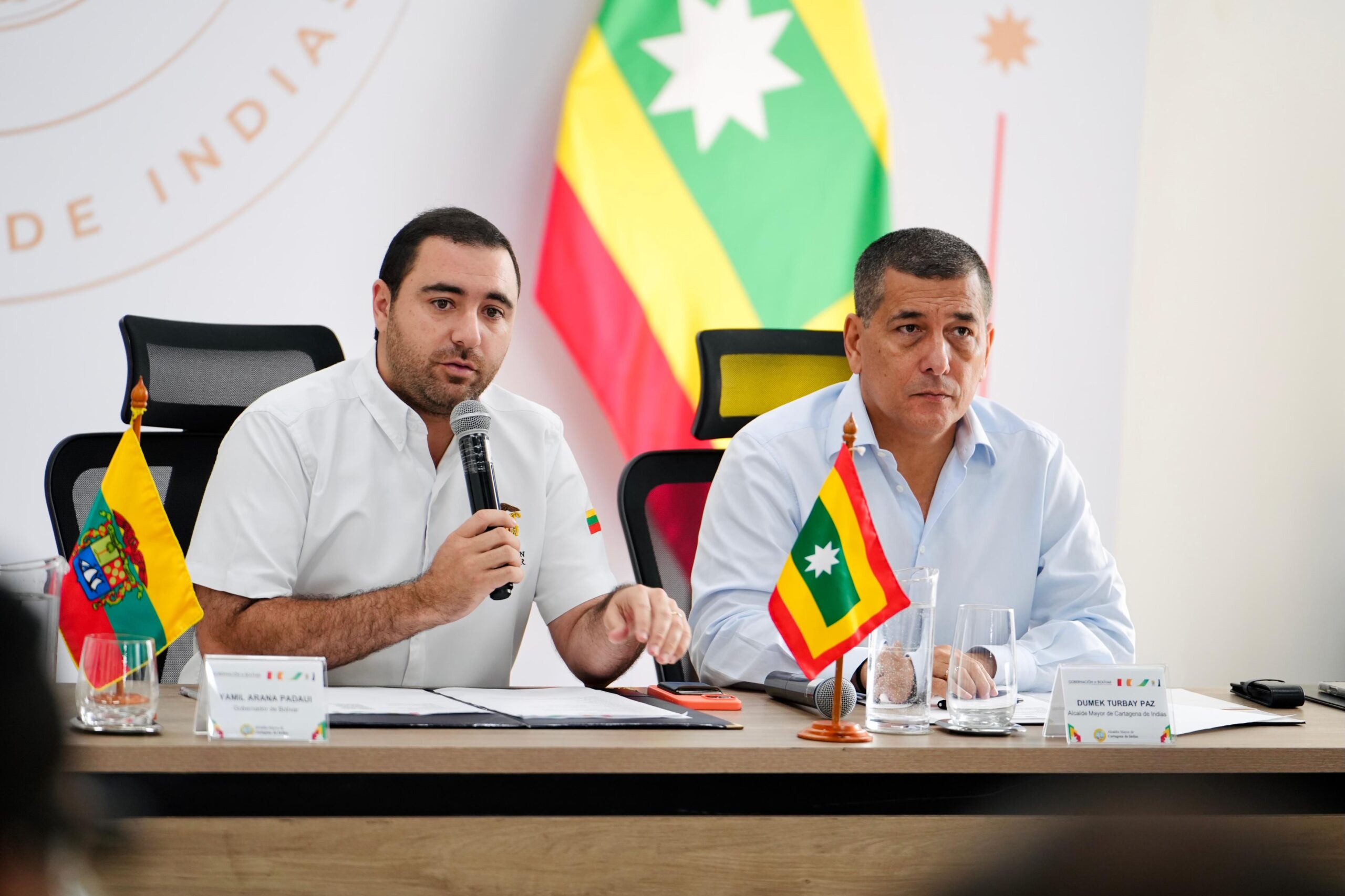 Alcalde Dumek Turbay y gobernador Yamil Arana ratifican trabajo conjunto para las Fiestas de Independencia y pavimentación de calles en Cartagena