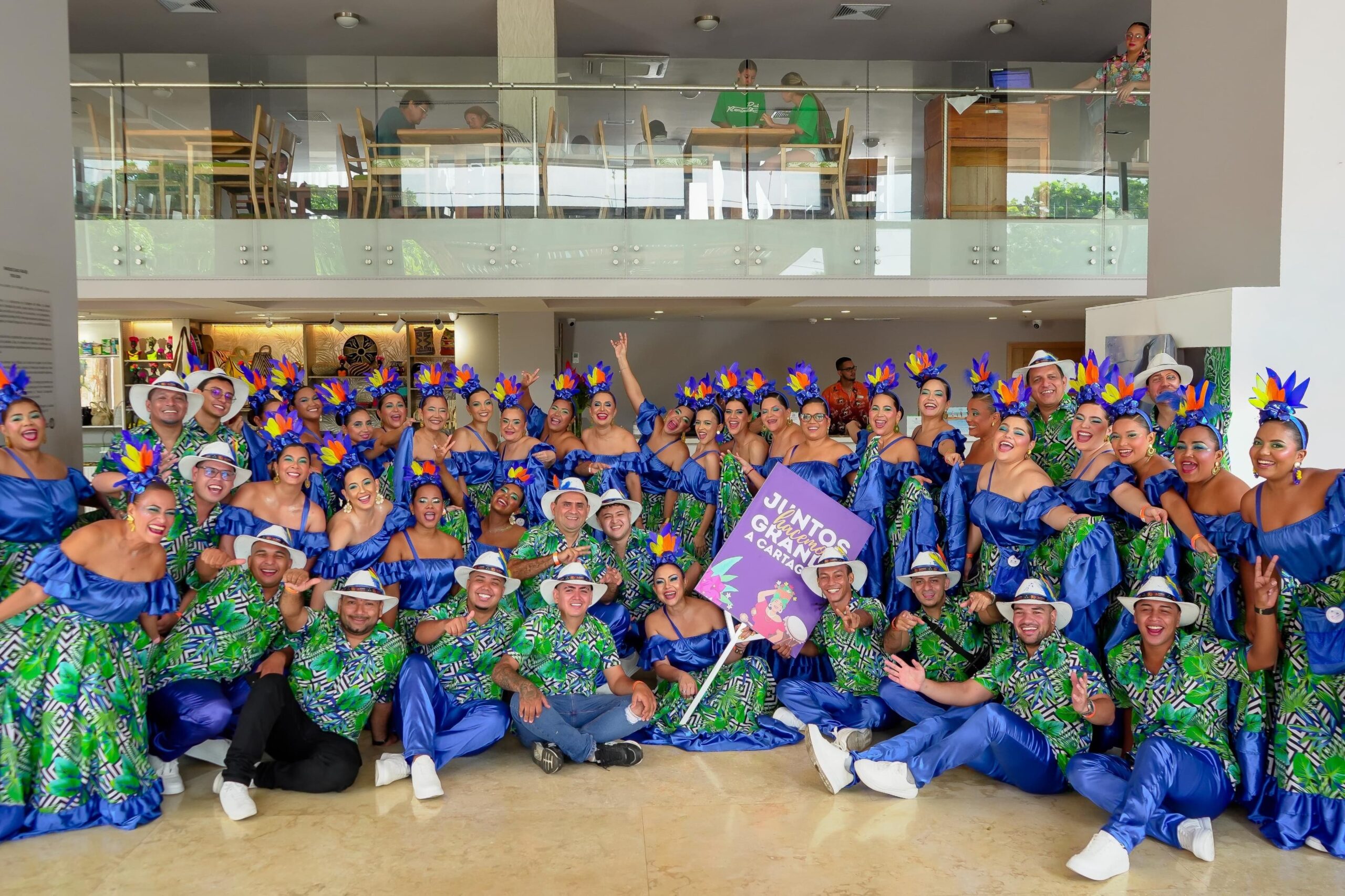 “Raíces Empresariales” la comparsa que hará vibrar el Desfile de Independencia con el sello de la Cámara de Comercio de Cartagena