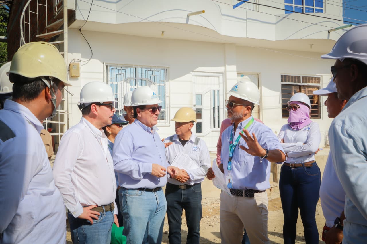 El Alcantarillado de Arroz Barato avanza, Refinería de Cartagena, Acuacar y Alcaldía Distrital coordinan su construcción.