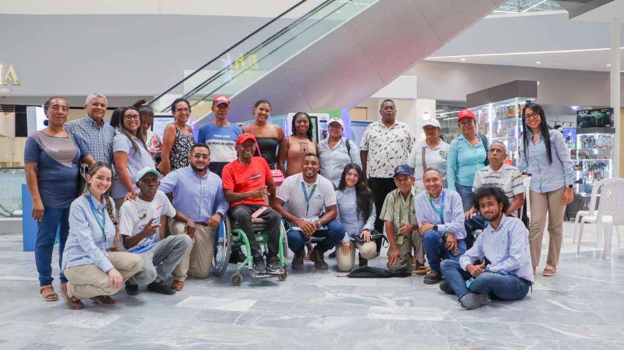 «Herramientas digitales para hacer la vida más fácil», taller, de aguas de Cartagena para líderes comunitarios.