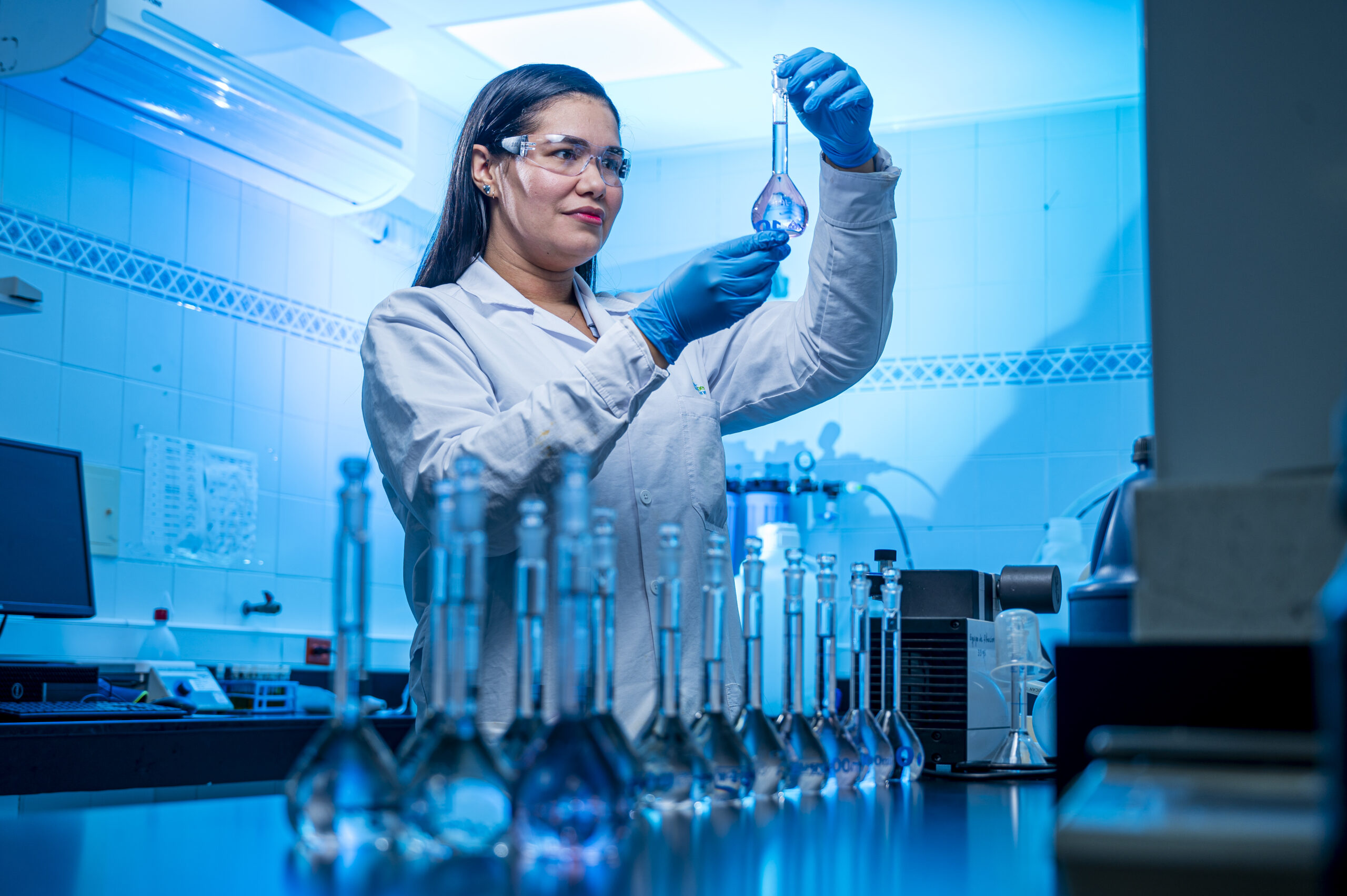 Ratificada la excelencia de los laboratorios de calidad de Acuacar por el Ideam.