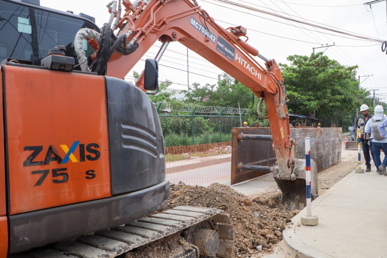 AGUAS DE CARTAGENA DIO INICIO A LA CONSTRUCCIÓN DE UNA NUEVA CONDUCCIÓN DE AGUA POTABLE HACIA NELSON MANDELA