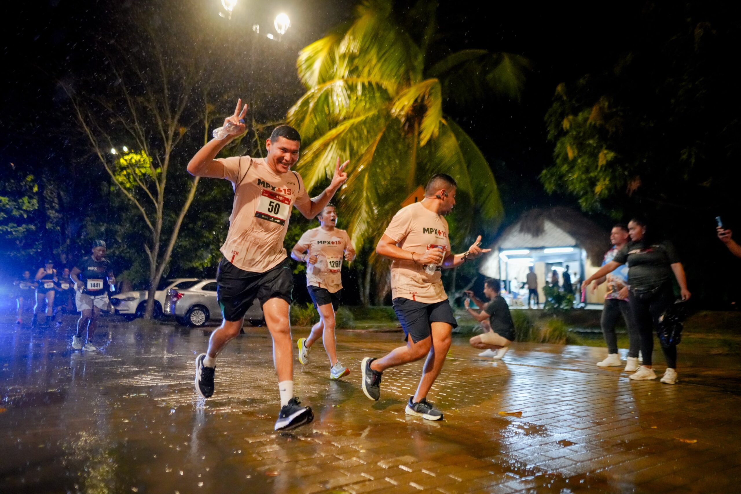 En Mompox se corrió la segunda versión de la carrera 15K, más de 2000 atletas participaron.