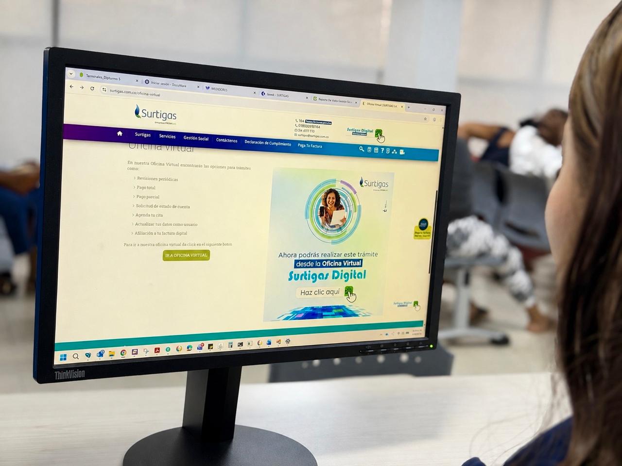 Con sus canales digitales y su línea de atención telefónica, Surtigas fortalece la atención a sus usuarios.