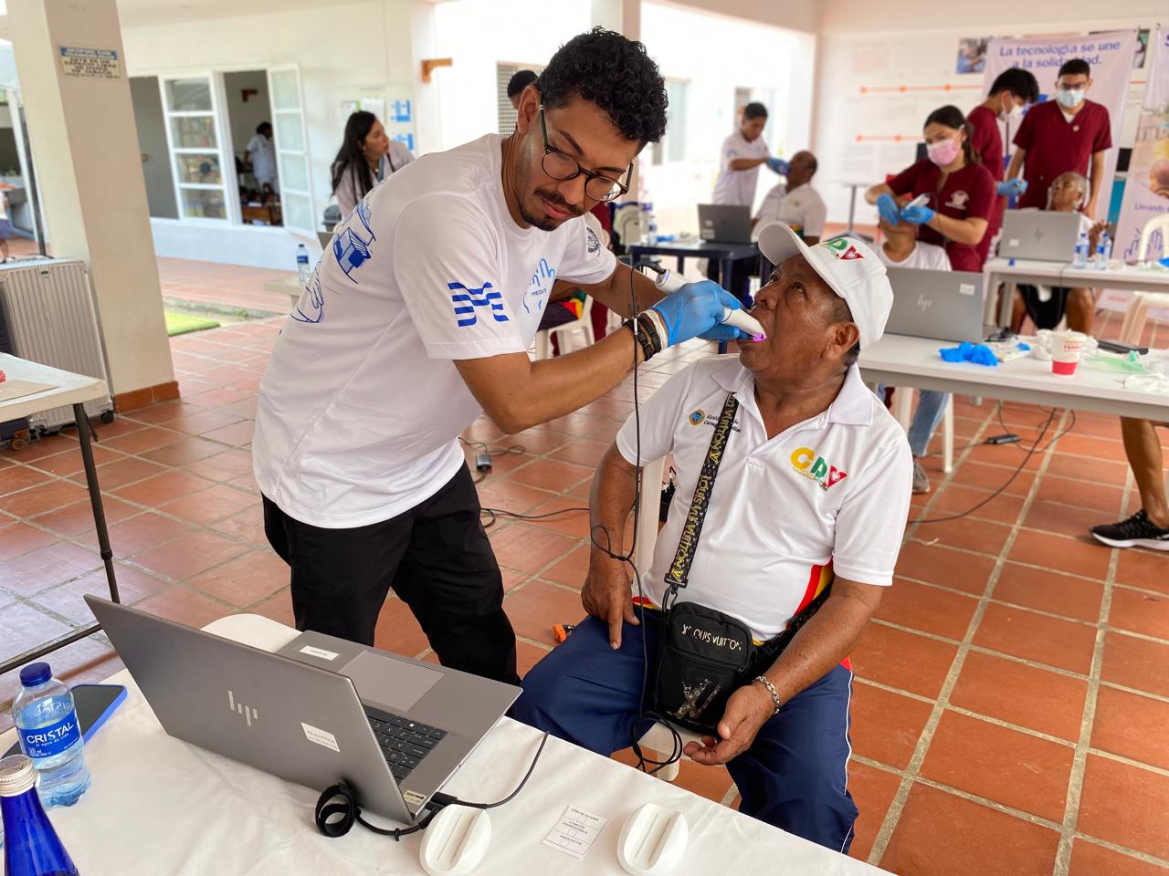 230 habitantes de tres comunidades de Cartagena recibirán atención odontológica con tecnología 3D