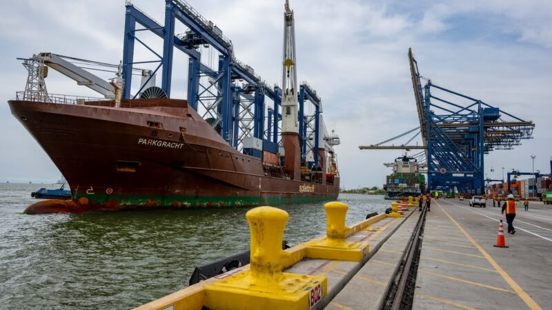 Grupo Puerto de Cartagena recibe los primeros cinco de 25 RTG de última tecnología