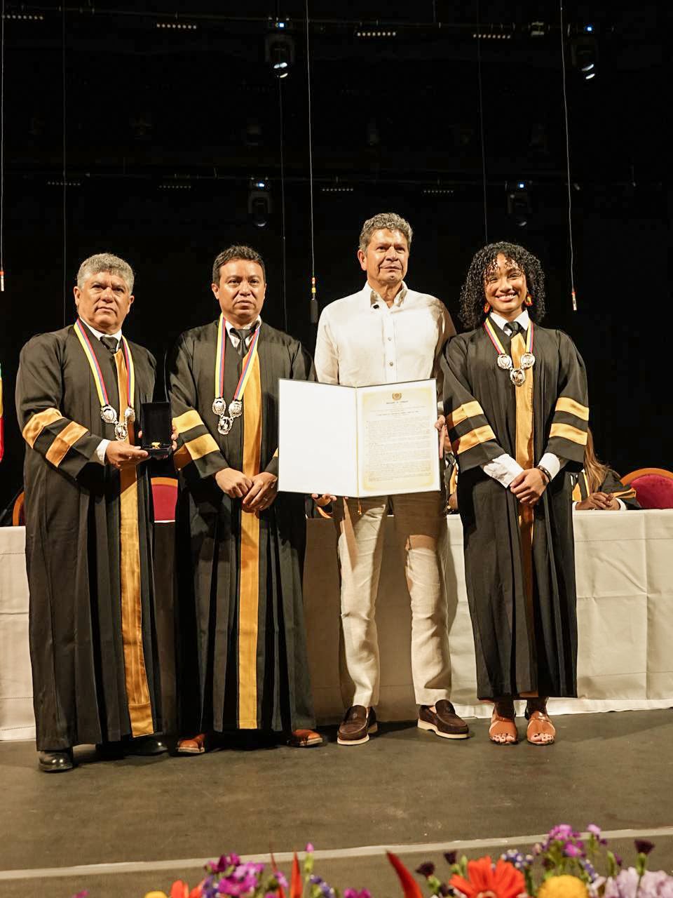 Orden Rafael Núñez, recibió Galo Viana de la Gloriosa Universidad de Cartagena.