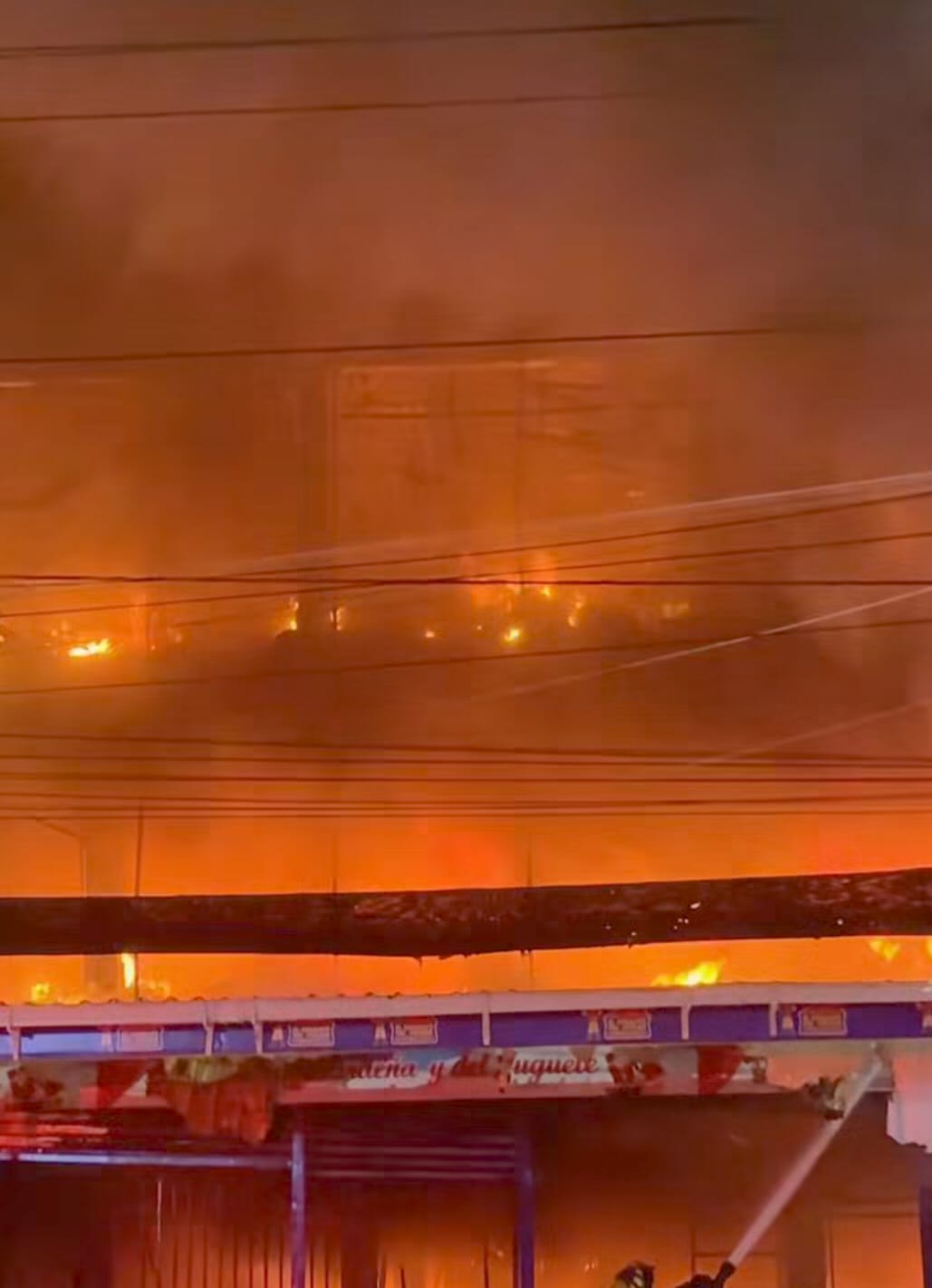 La Alcaldía Mayor de Cartagena, a través del Cuerpo de Bomberos y la OAGRD, informa que el incendio de grandes proporciones registrado en el barrio La Providencia, la noche del 29 de octubre, pudo ser controlado.