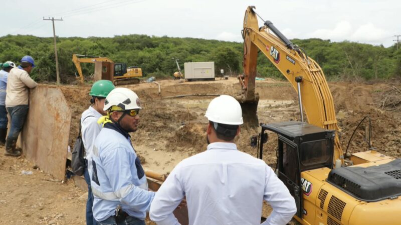 Acuacar avanza en los trabajos de la fuga localizada cerca a la planta del Cerro.